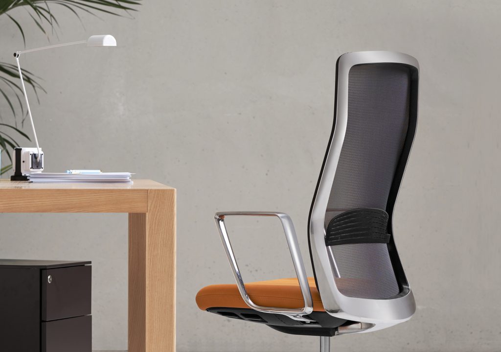 Subtle and elegant chair that enhances the back