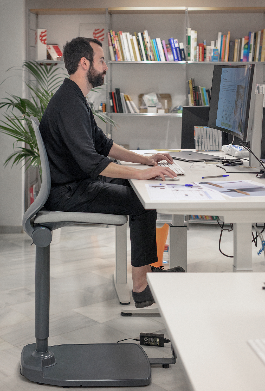 Movably Pro chair