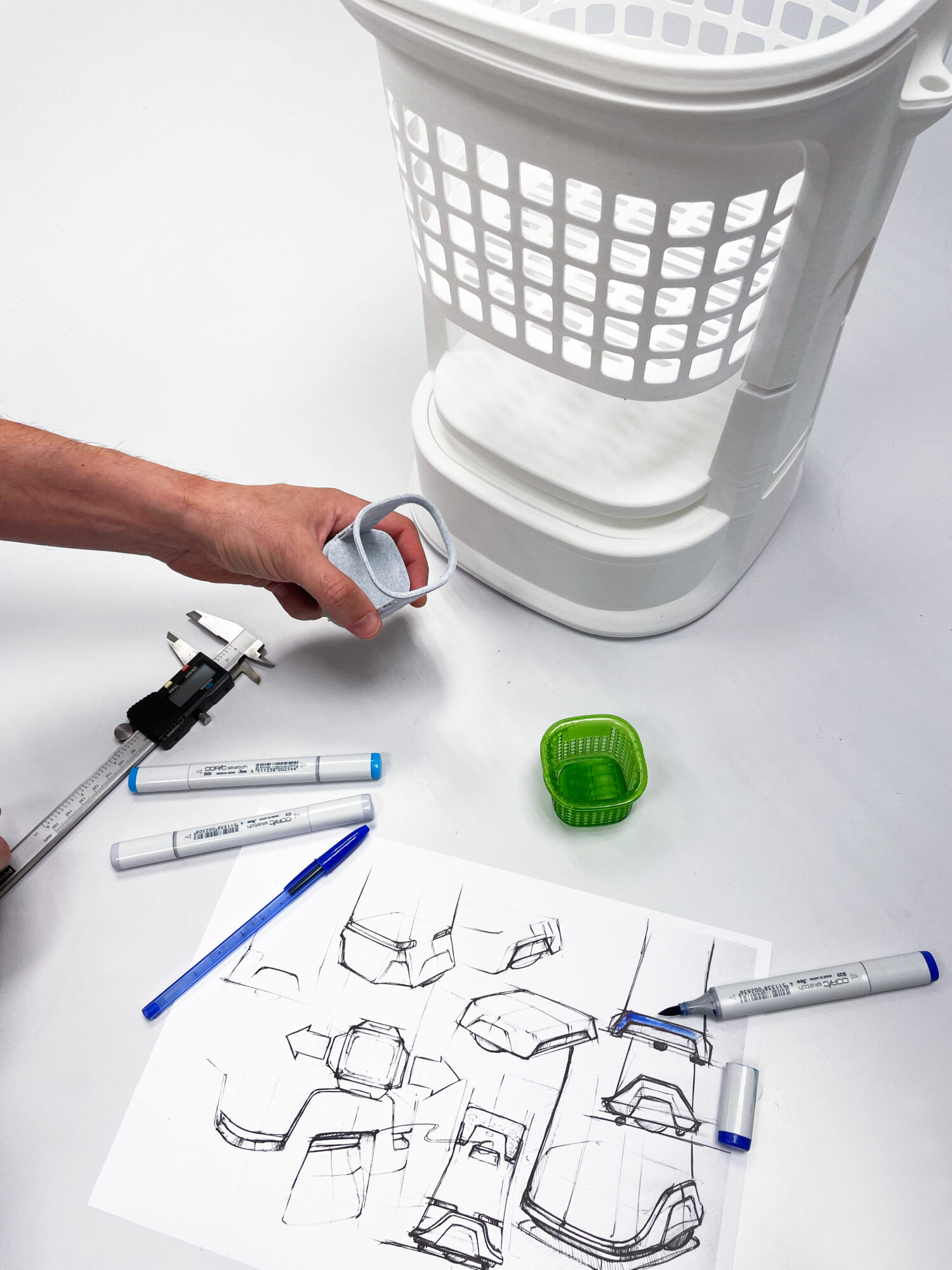 Julius Tec autonomous shopping cart prototype designed by Alegre Design for smart mobility