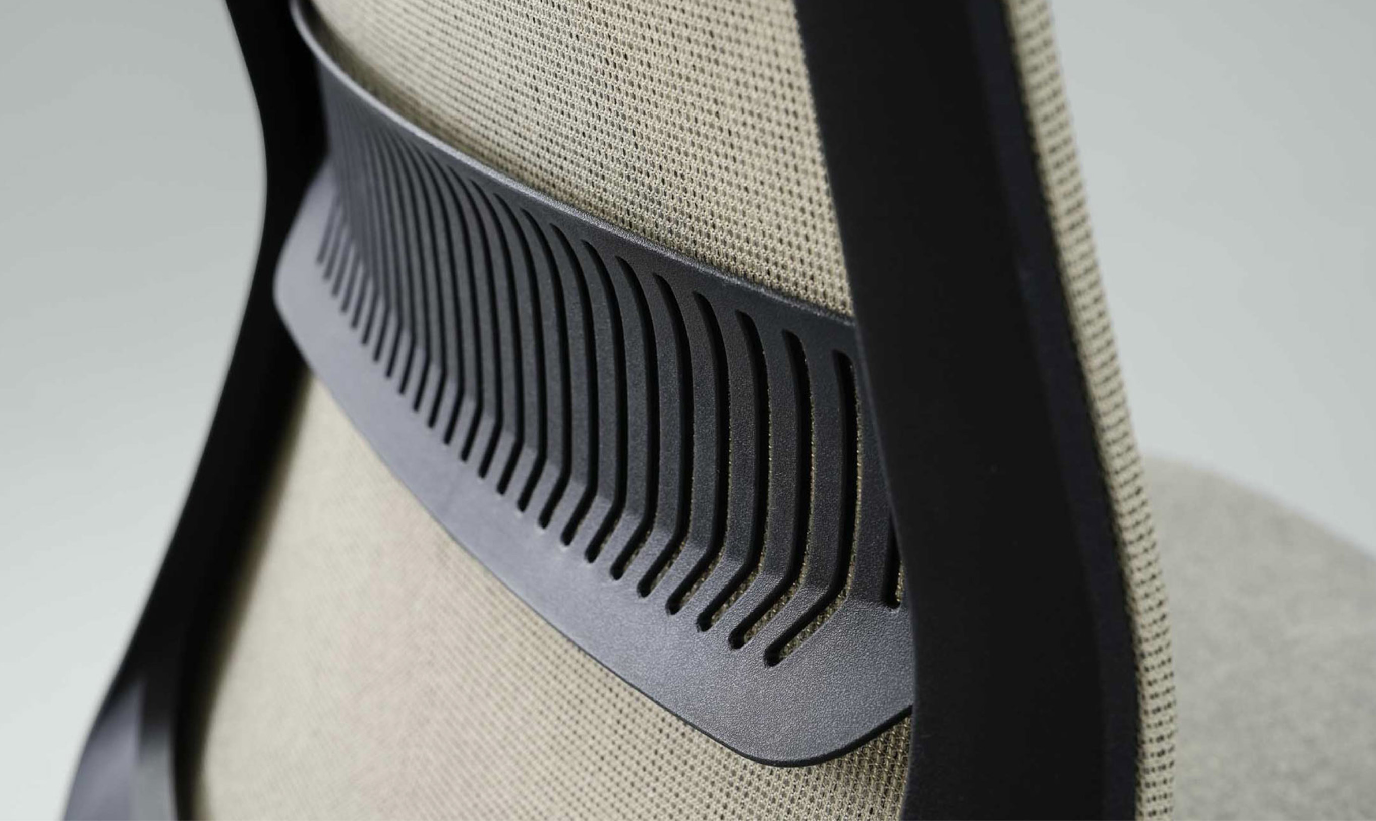 Modular seating system design – Narbutas EIRA task chair